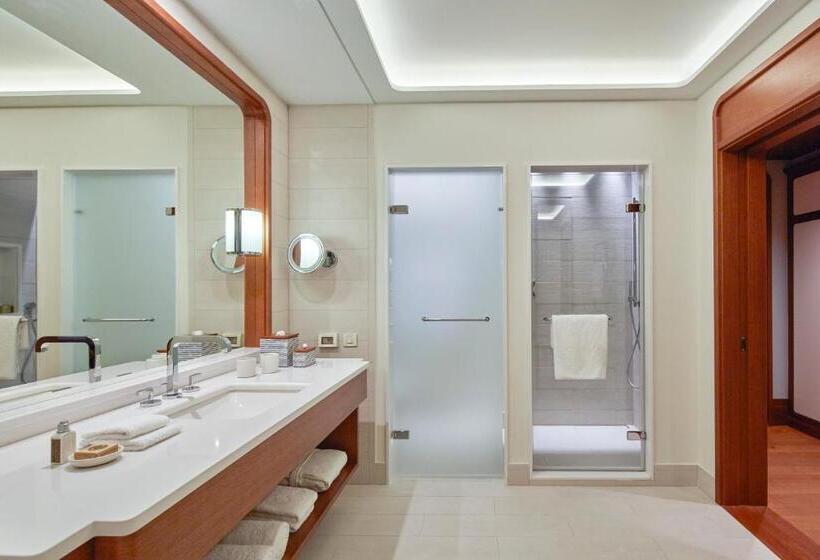 استودیوی استاندارد با چشم‌انداز دریا, Regent Porto Montenegro & Residences