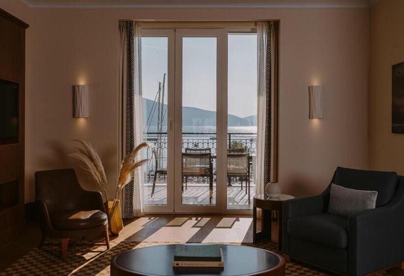 استودیوی استاندارد با چشمانداز دریا, Regent Porto Montenegro & Residences