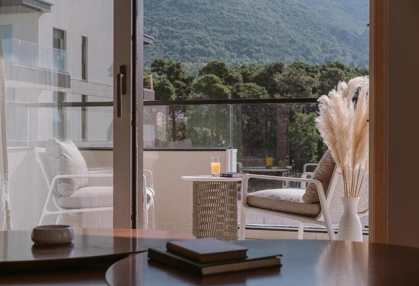 سوییت, Regent Porto Montenegro & Residences