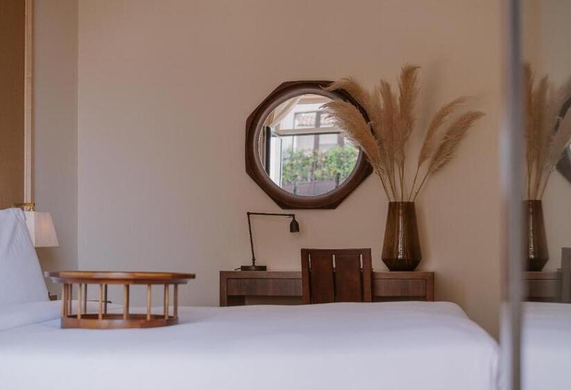 اتاق کلاسیک با تخت دونفره, Regent Porto Montenegro & Residences