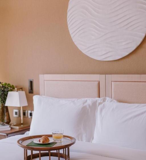 اتاق کلاسیک با تخت دونفره, Regent Porto Montenegro & Residences