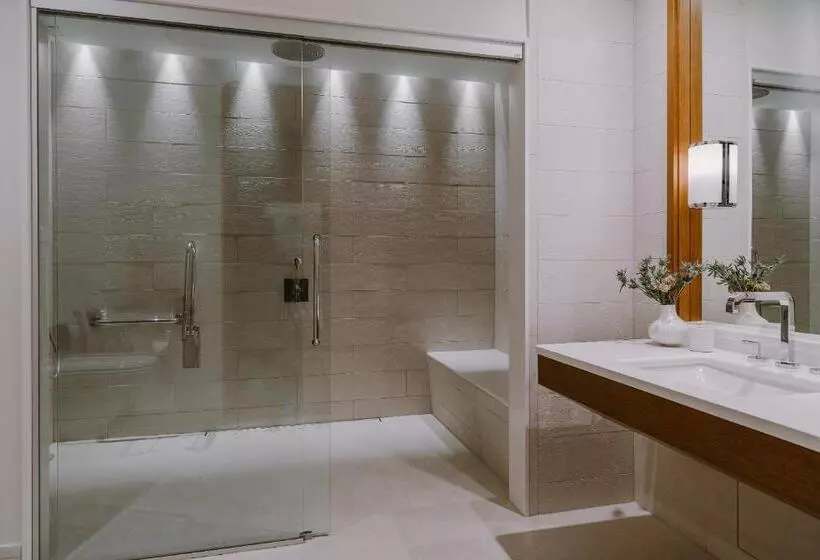 اتاق استاندارد برای معلولان, Regent Porto Montenegro & Residences