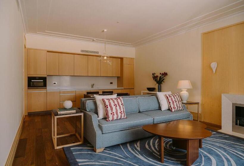 سوییت, Regent Porto Montenegro & Residences