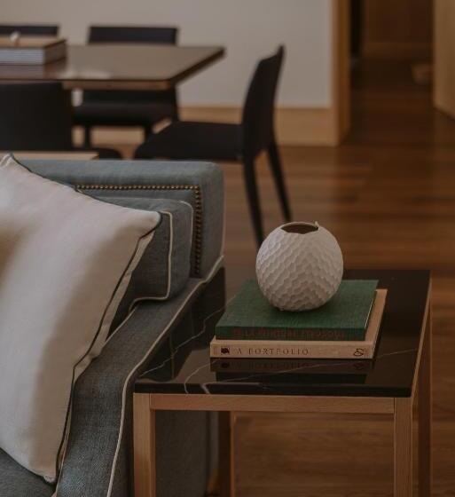 2 Bedrooms Suite Sea View, Regent Porto Montenegro & Residences