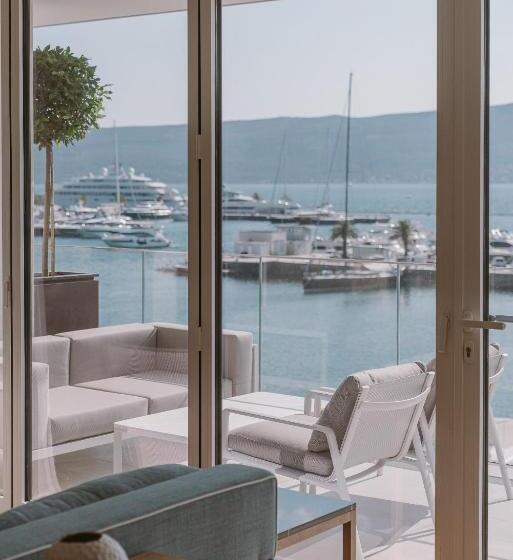 2 Bedrooms Suite Sea View, Regent Porto Montenegro & Residences