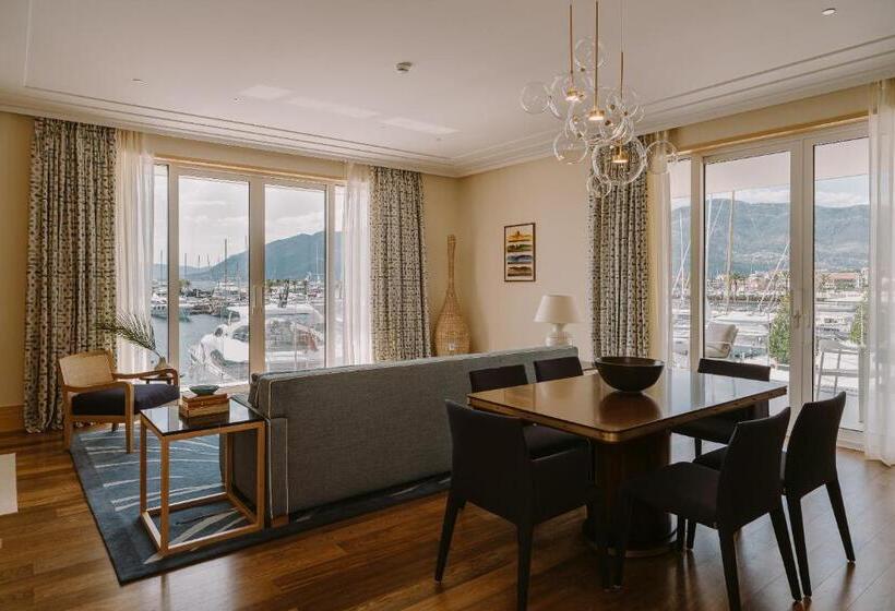 سوییت با چشمانداز دریا, Regent Porto Montenegro & Residences