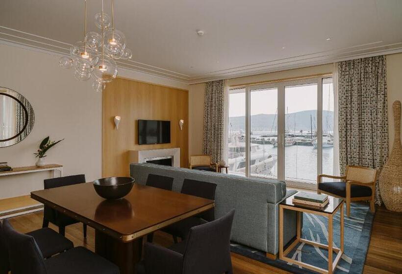 سوییت با چشم‌انداز دریا, Regent Porto Montenegro & Residences
