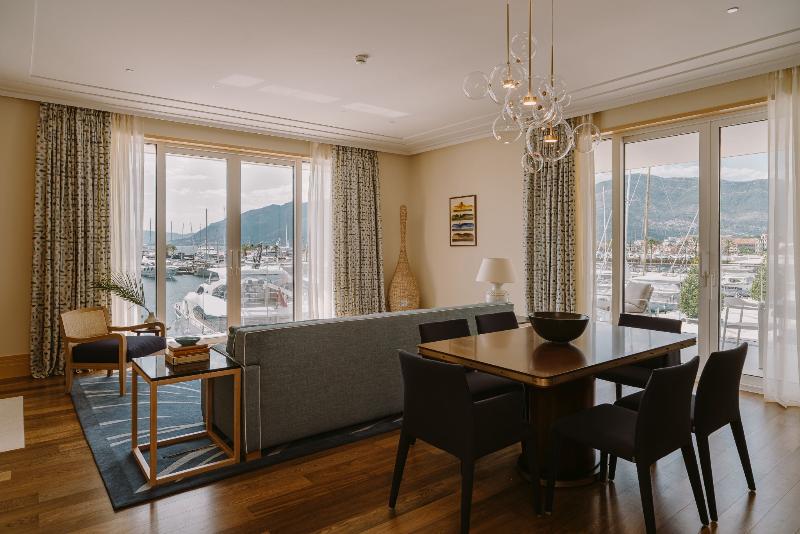 سوییت با چشم‌انداز دریا, Regent Porto Montenegro & Residences