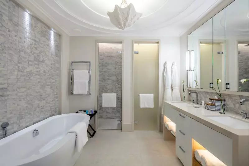سوییت, Regent Porto Montenegro & Residences