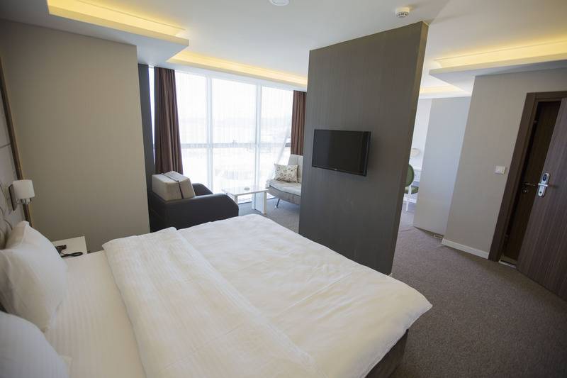 استودیو استاندارد با چشمانداز کوهستان, Regent Porto Montenegro & Residences