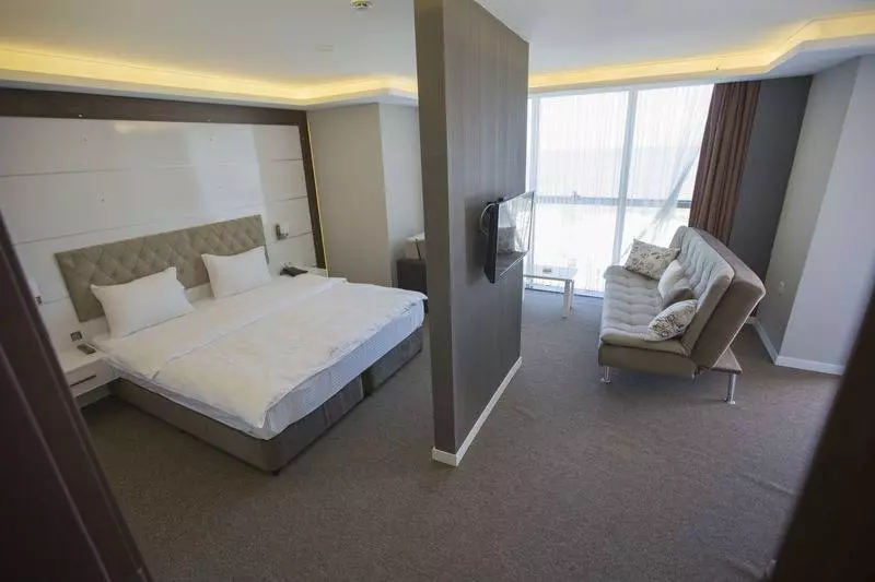 استودیو استاندارد با چشم‌انداز کوهستان, Regent Porto Montenegro & Residences