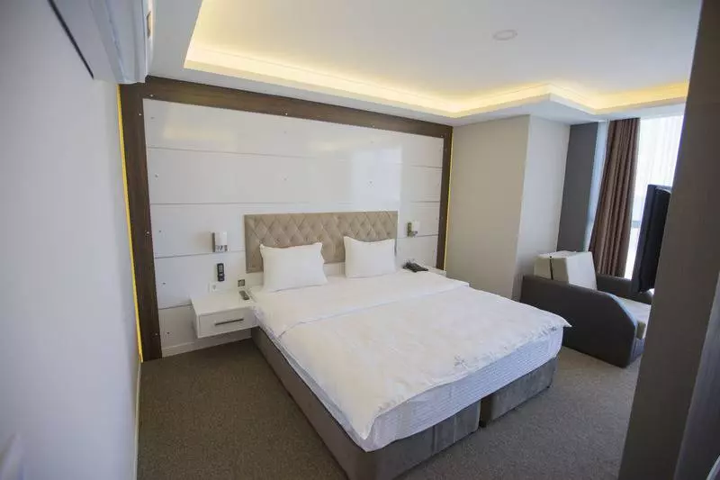 استودیو استاندارد با چشم‌انداز کوهستان, Regent Porto Montenegro & Residences