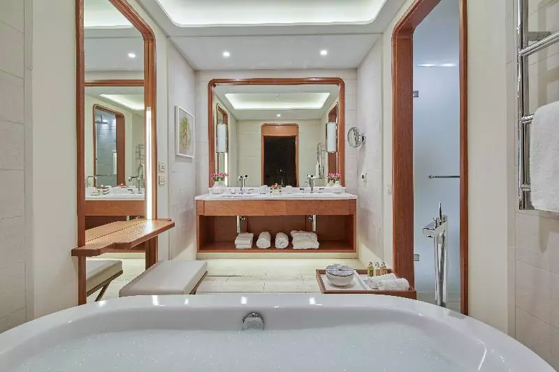اتاق پرمیوم, Regent Porto Montenegro & Residences