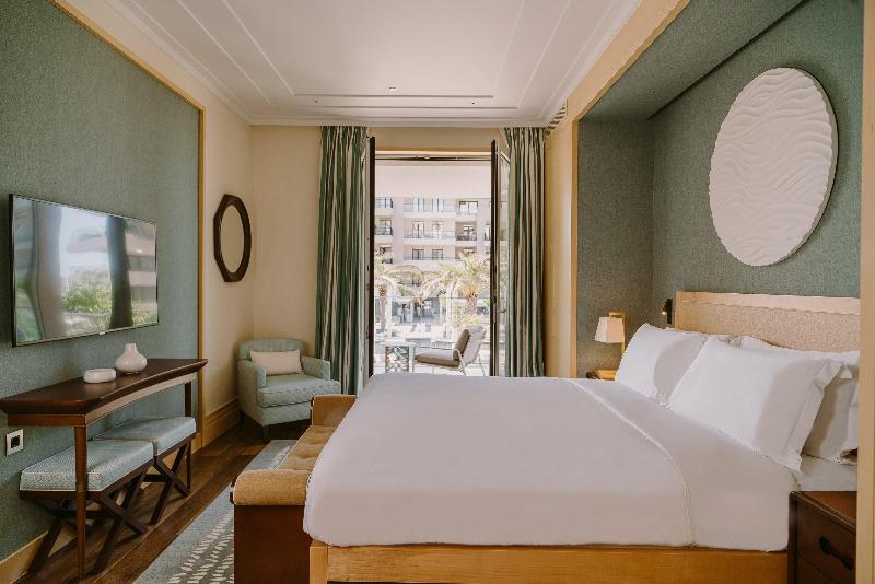 سوییت با چشمانداز دریا, Regent Porto Montenegro & Residences