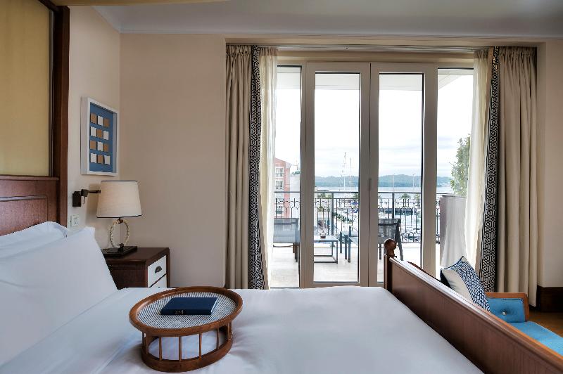 سوییت, Regent Porto Montenegro & Residences