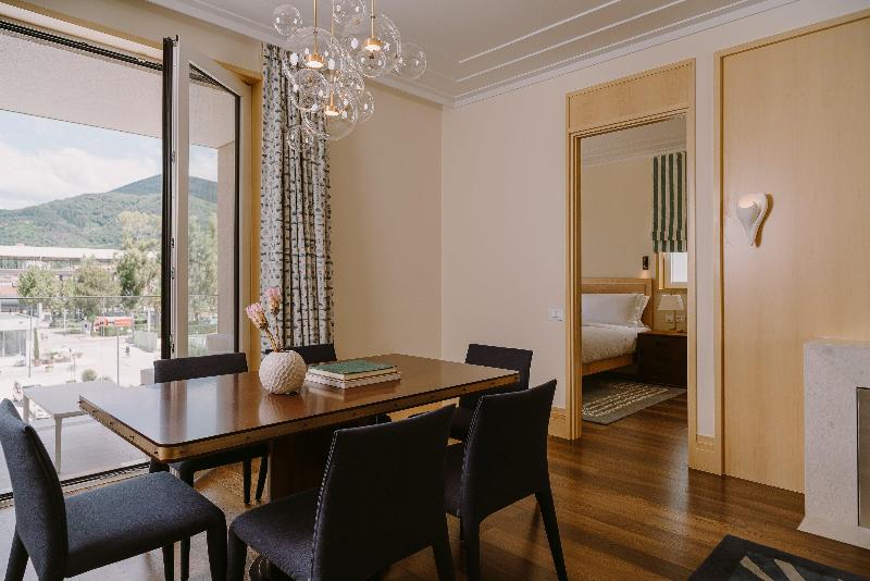 سوییت, Regent Porto Montenegro & Residences