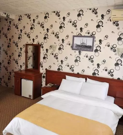 Habitació Estàndard, Saray