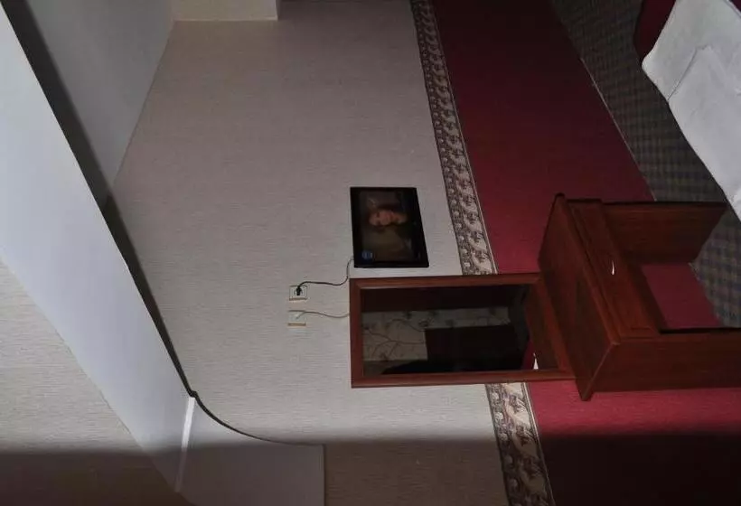 Habitació Triple Estàndard, Saray
