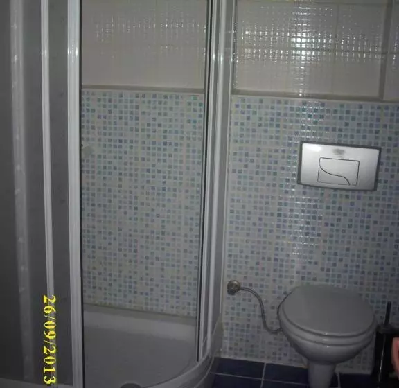 Habitación Estàndard Individual, Saray