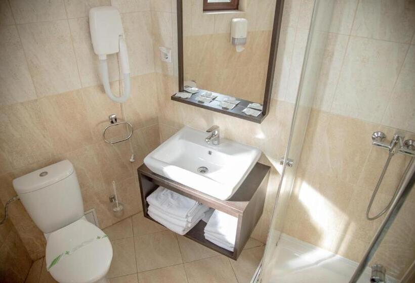 两卧家庭套房, Stefani