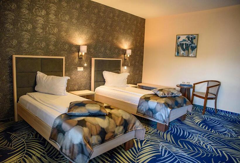 两卧家庭套房, Stefani