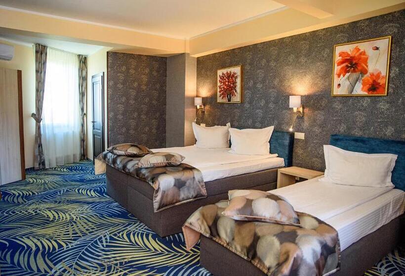 标准三人间, Stefani