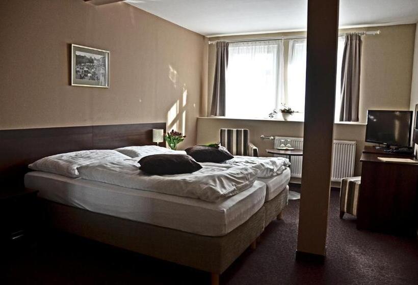 スタンダードルーム, U Hradu