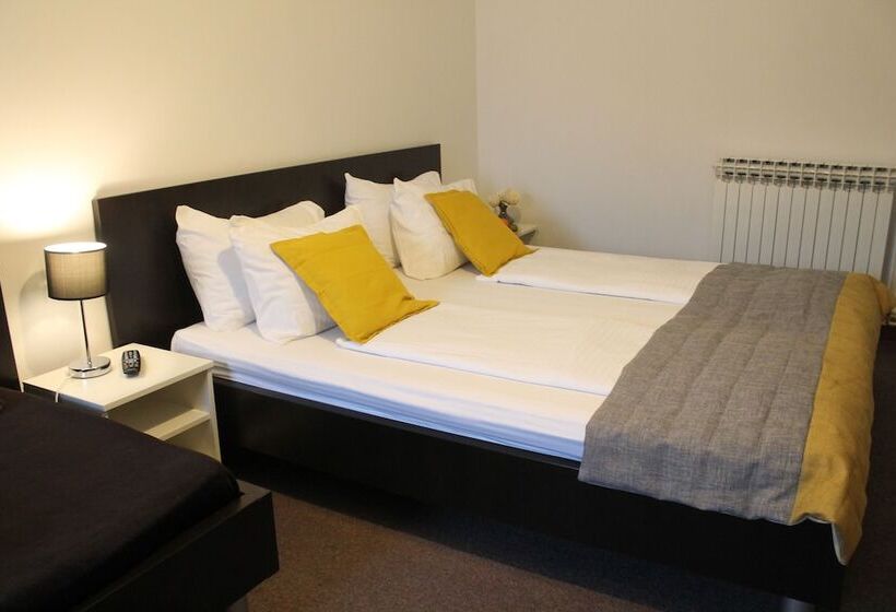 اتاق استاندارد, Sokak