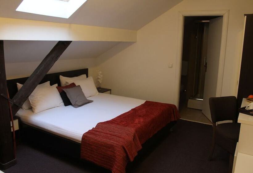 اتاق استاندارد چهار تخته, Sokak