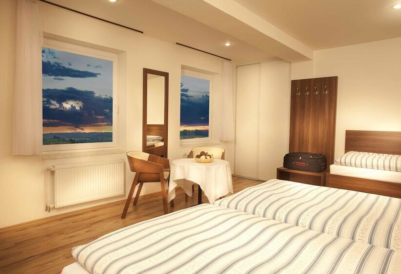 اتاق استاندارد سه نفره, Pension Primus