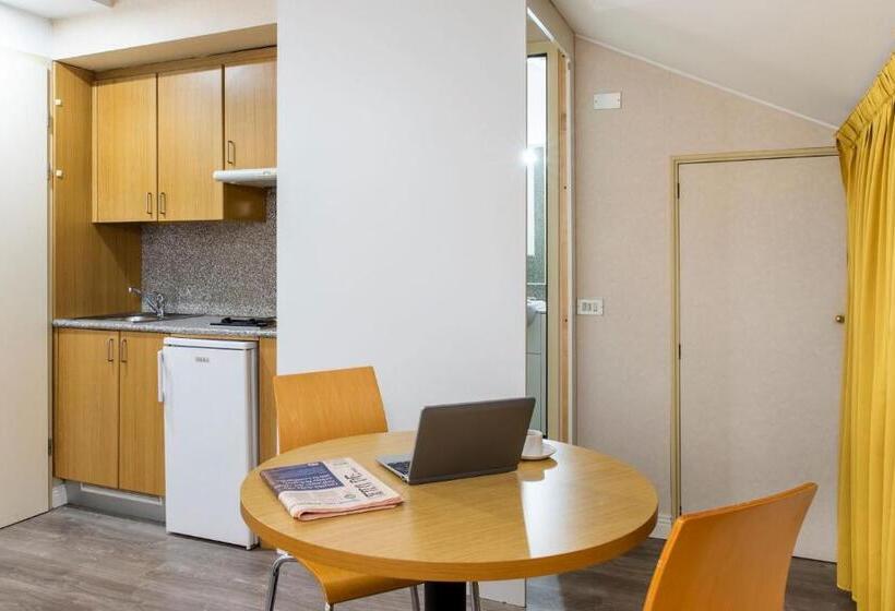 استودیوی استاندارد, Residence Portello