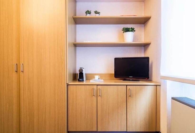 استودیوی استاندارد, Residence Portello