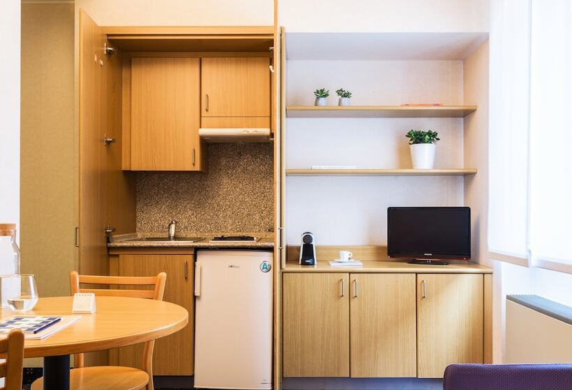 استودیوی استاندارد, Residence Portello