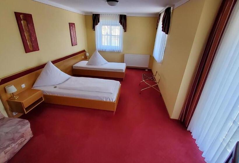 スタンダードルーム, Café 3 Kronen