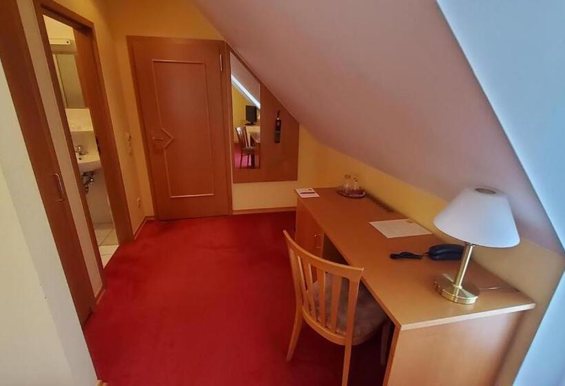 デラックスルーム, Café 3 Kronen