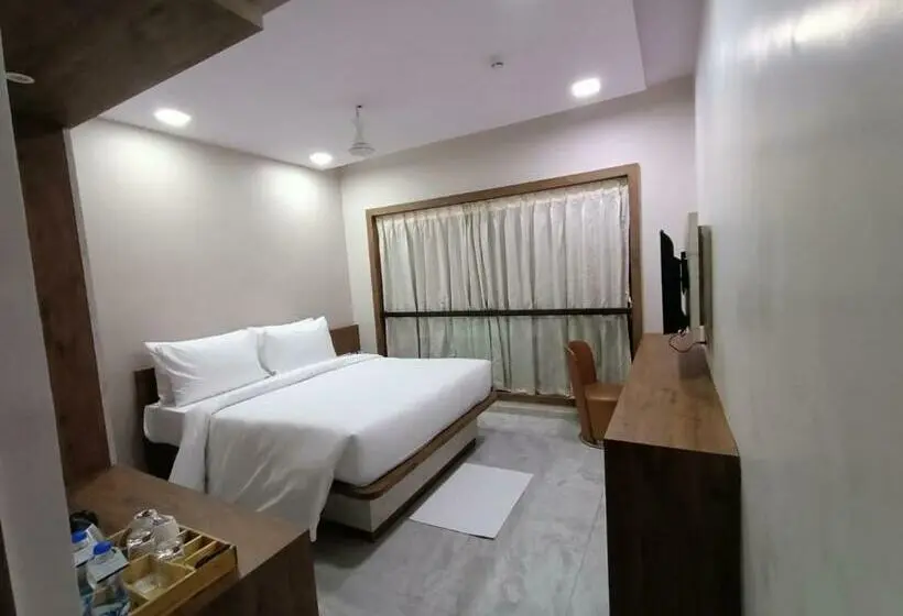 デラックスルーム, Nest Beacon Resort Daman