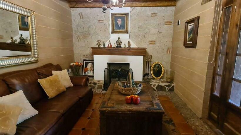 بنجلو عائلى, Quinta Tere Hotel & Gallery