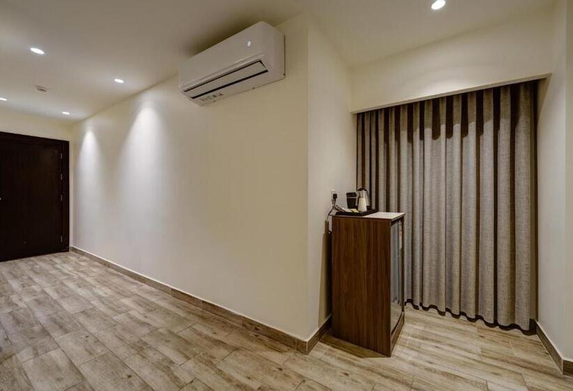 Economy Triple Room, Luciana Hotel By Bratus