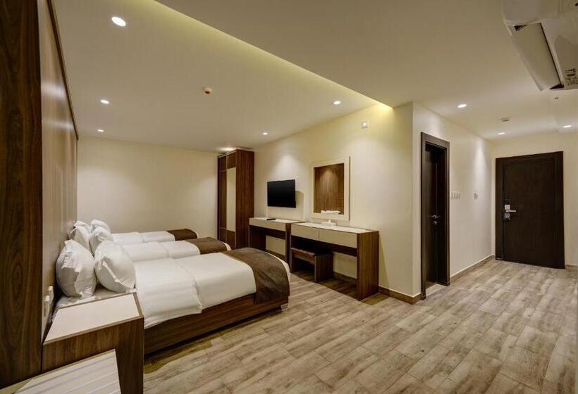 Economy Triple Room, Luciana Hotel By Bratus