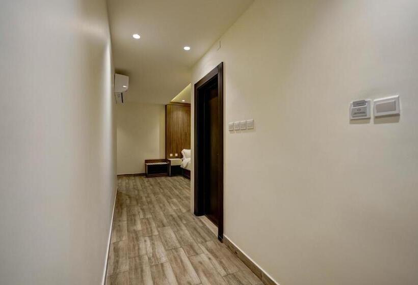 Economy Triple Room, Luciana Hotel By Bratus