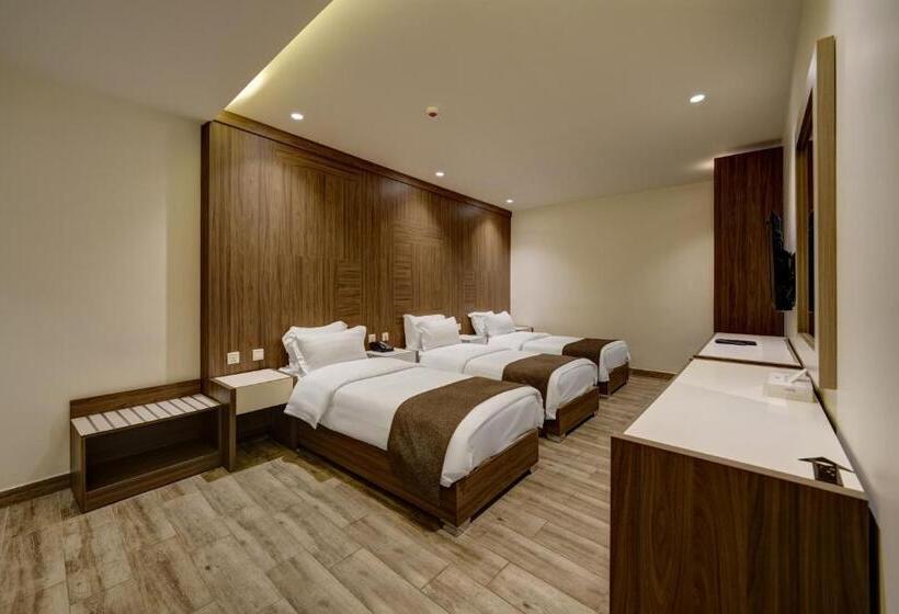 Economy Triple Room, Luciana Hotel By Bratus