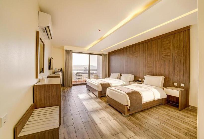 اتاق خانوادگی با چشم‌انداز دریا, Luciana Hotel By Bratus