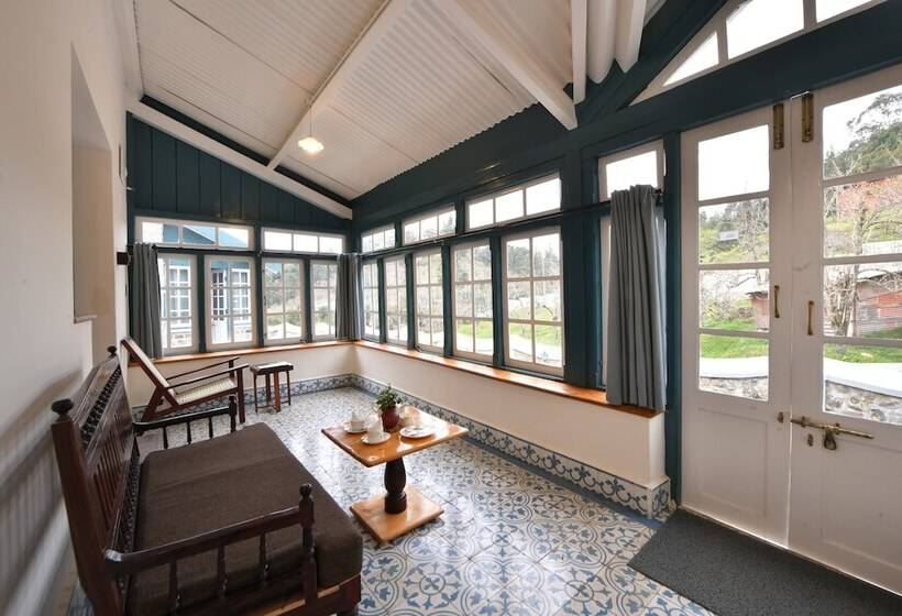 سوییت با چشمانداز کوه, The Hearth