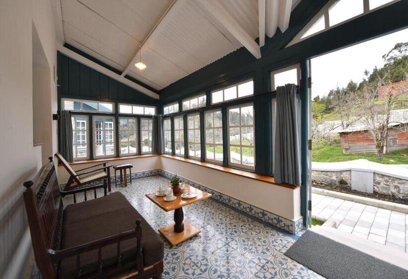 سوییت با چشمانداز کوه, The Hearth