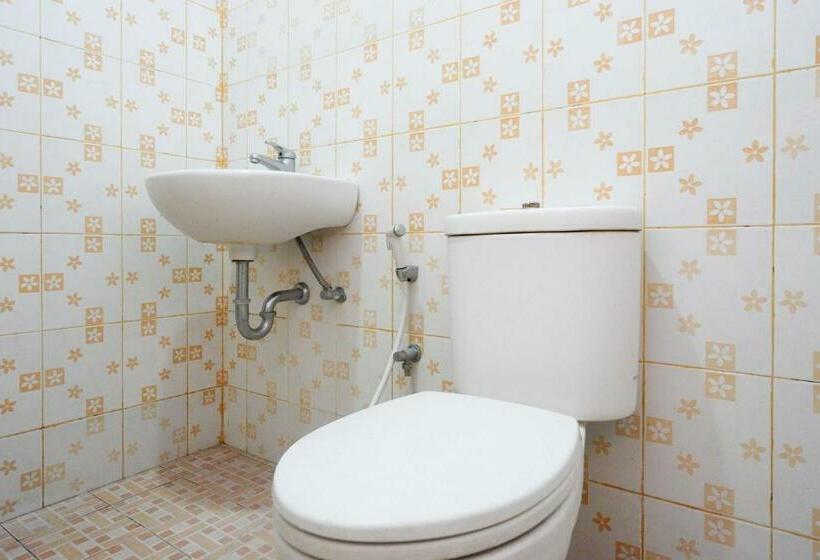 اتاق استاندارد, Urbanview Hotel Platinum Parepare