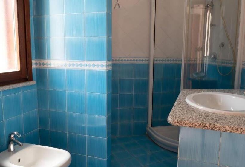 חדר דחוקס עם מיטת קינג, My Tiffany Condo