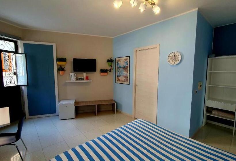 غرفة ديلوكس سرير كينج, Scilla Guest House