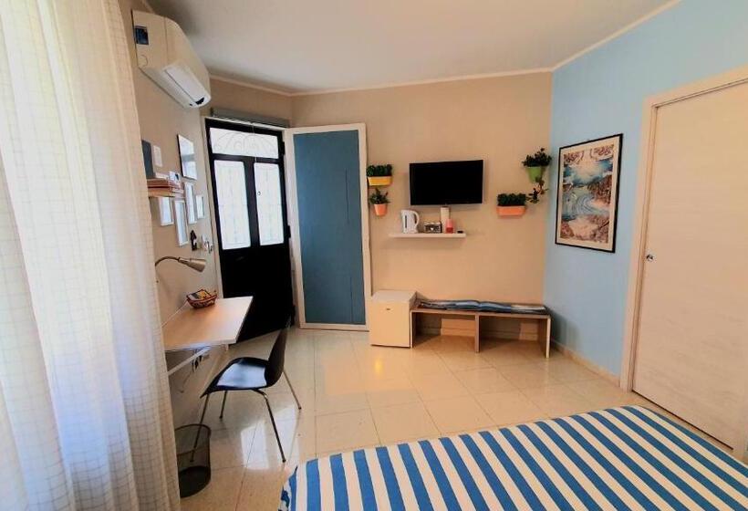 Номер Deluxe Кровать Кинг, Scilla Guest House