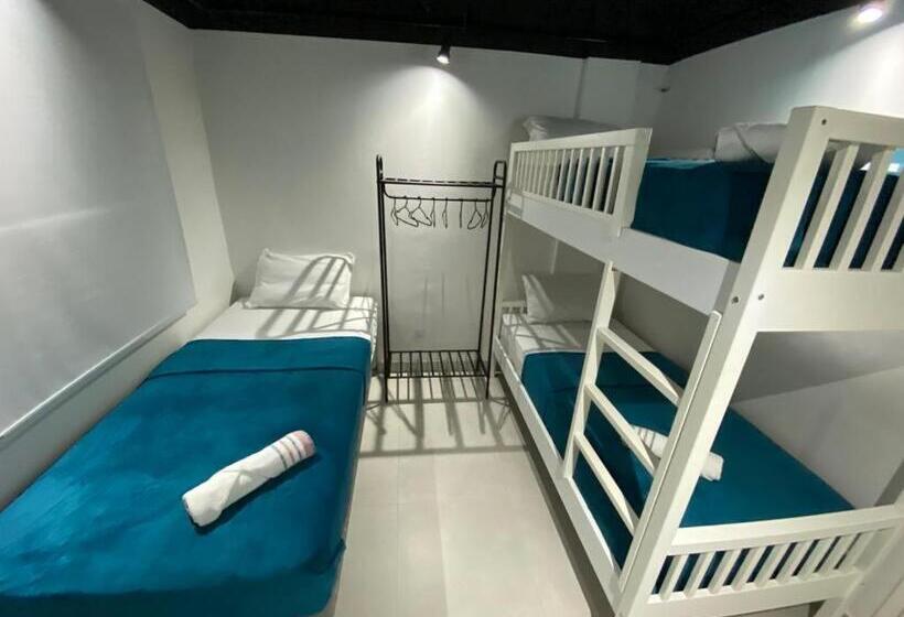 트리플 클래식 룸, Ház