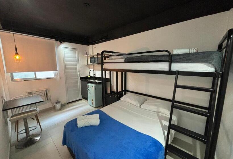 스탠다드 트리플 룸, Ház